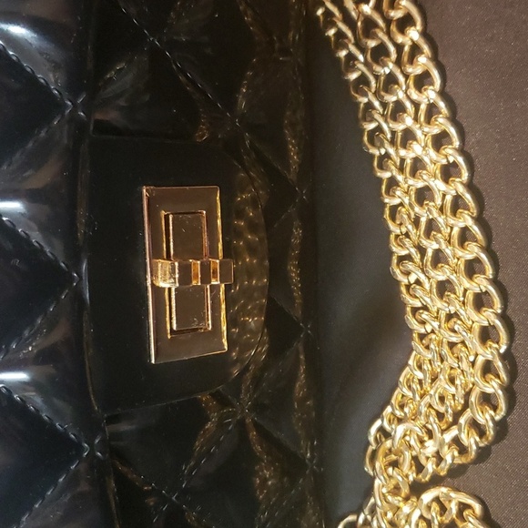 Deluxity NWT Black Quilted Jelly Handbag with Pearl Handle/Goldtone Chain - Picture 2 of 6